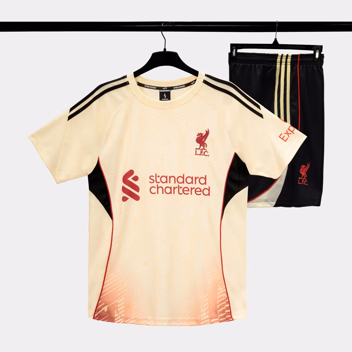 Bộ Quần Áo Bóng Đá Strivend Liverpool Kem Design SS26