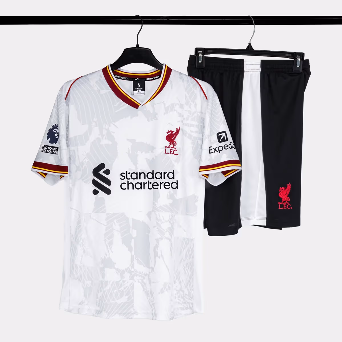 Bộ Quần Áo Bóng Đá Strivend Liverpool Trắng 24/25