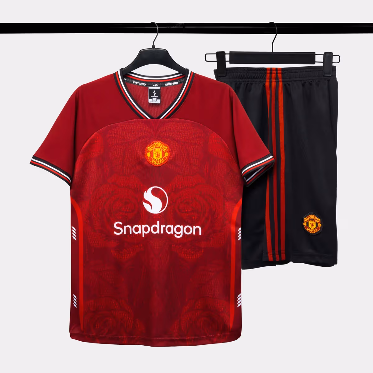Bộ Quần Áo Bóng Đá Strivend Manchester United Hoa Hồng Đỏ Design SS26