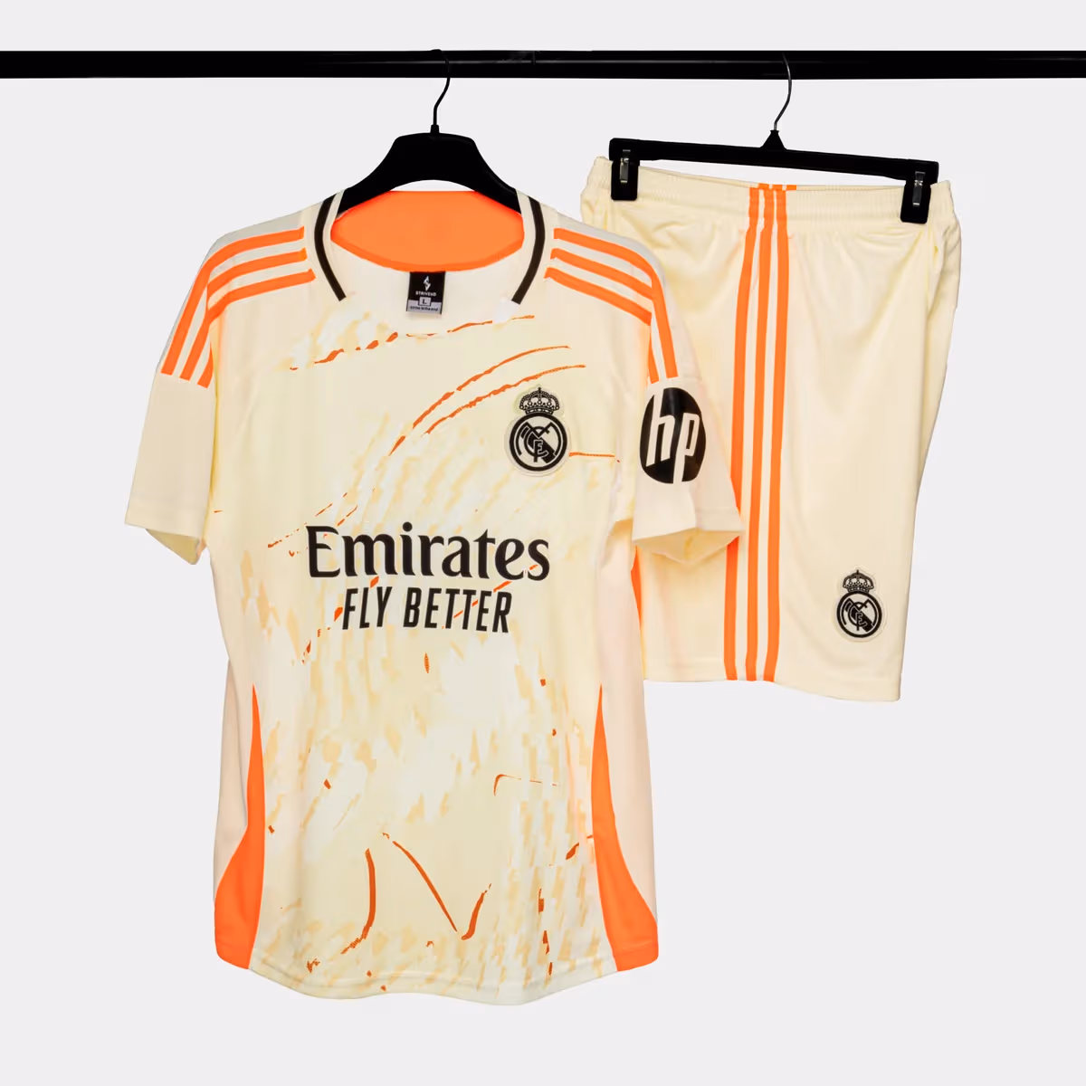 Bộ Quần Áo Bóng Đá Strivend Real Madrid Kem 24/25