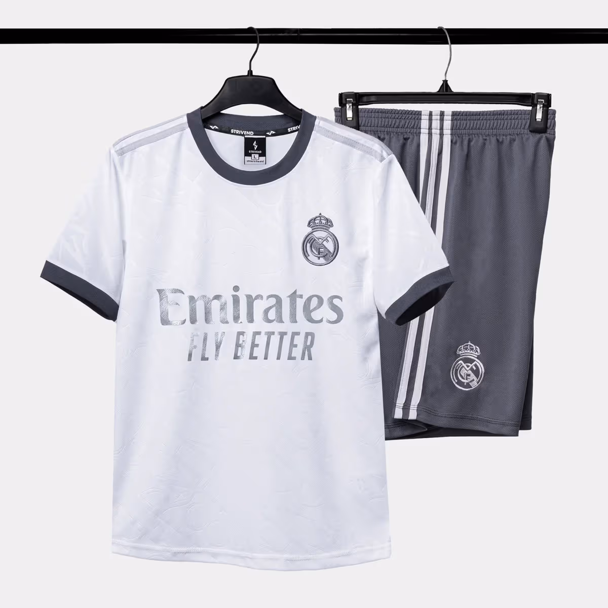 Bộ Quần Áo Bóng Đá Strivend Real Madrid Trắng Bạc 24/25