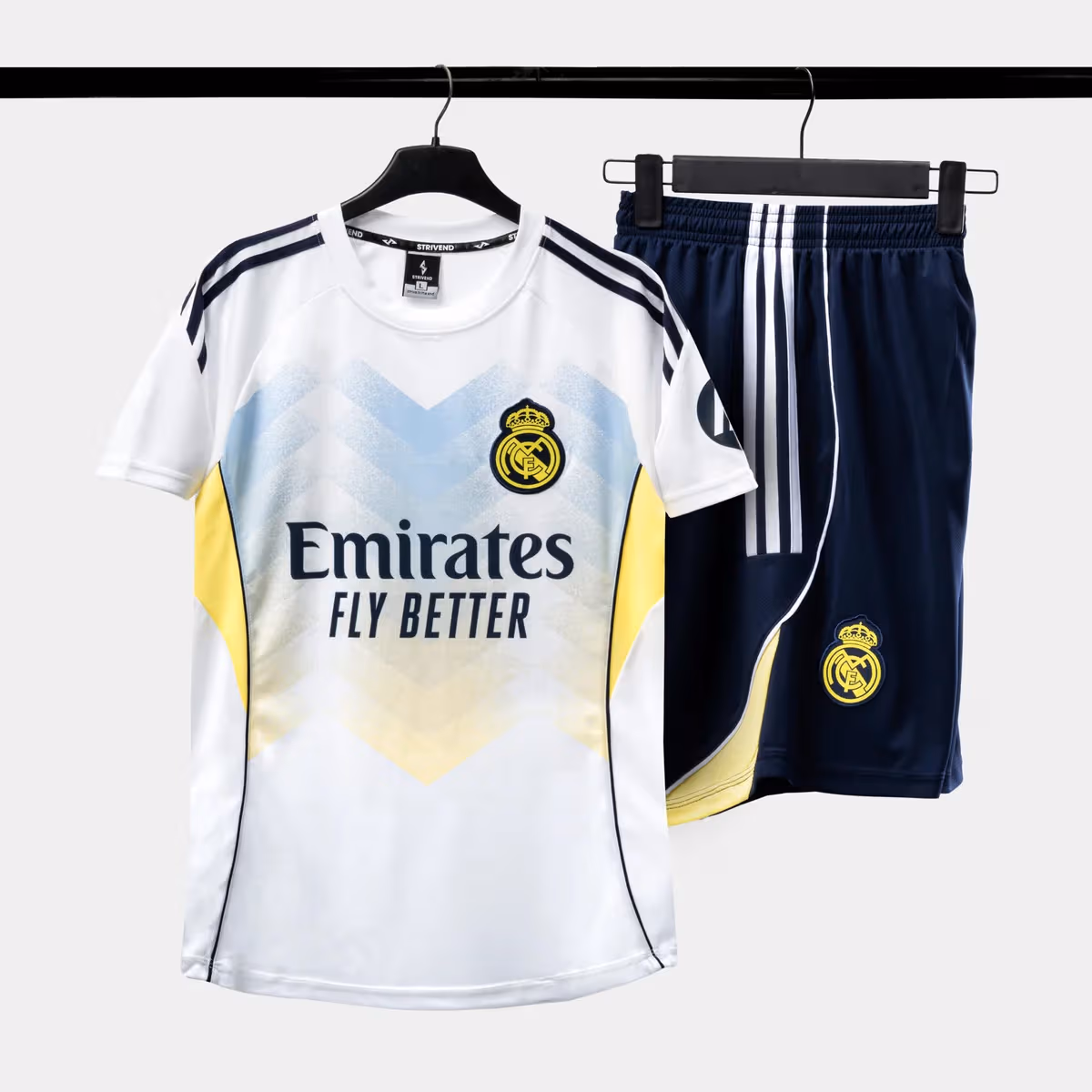 Bộ Quần Áo Bóng Đá Strivend Real Madrid Trắng Design SS26