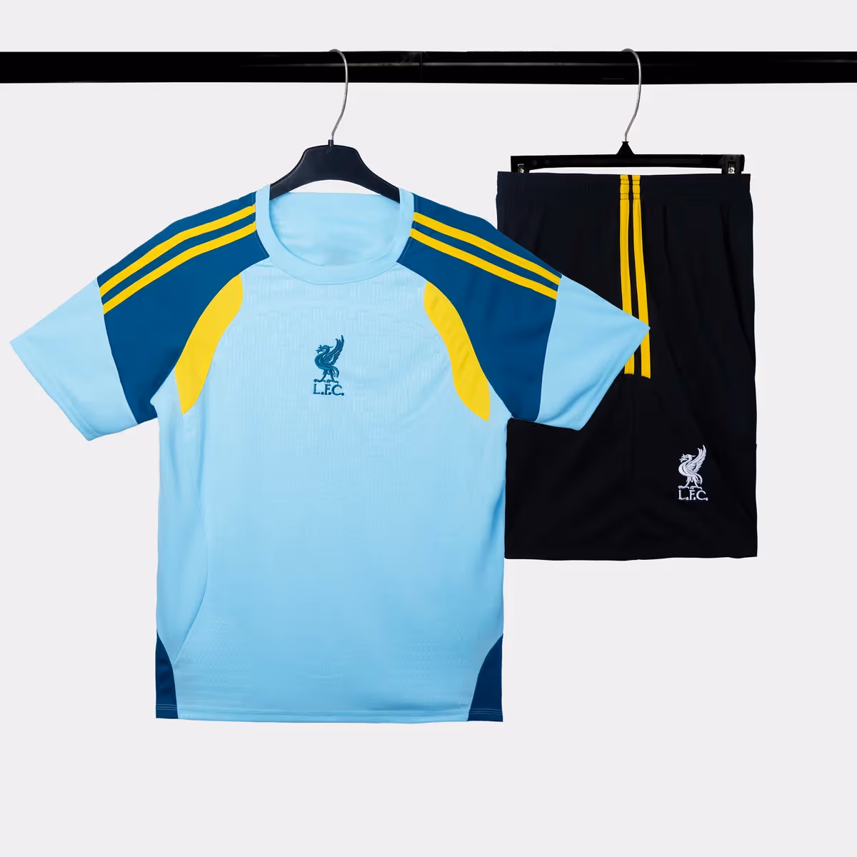 Strivend - Bộ Quần Áo Bóng Đá Strivend Liverpool Thiên Thanh Design SS26