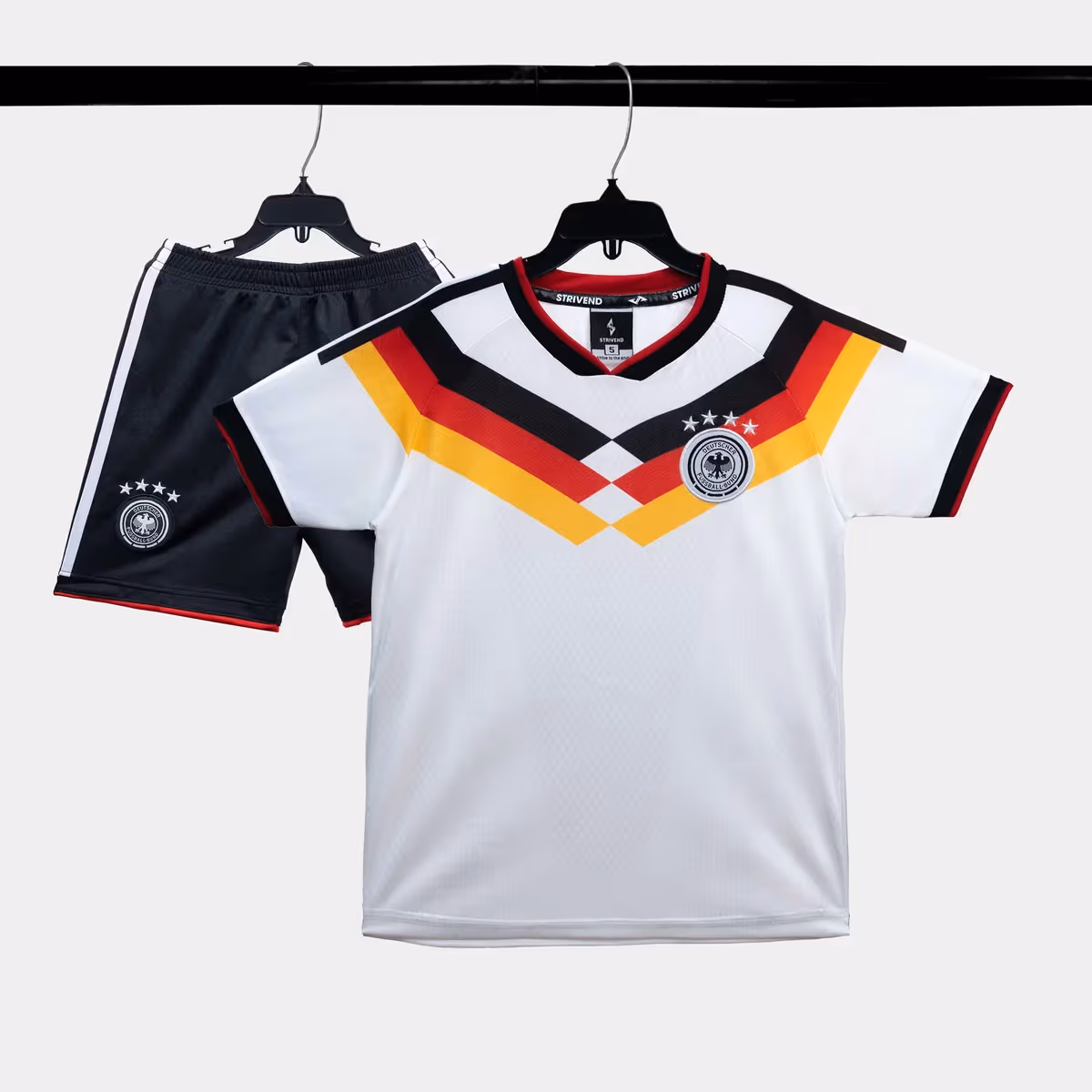 Strivend - Bộ Quần Áo Bóng Đá Trẻ Em Strivend Đức Trắng WC26