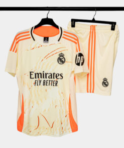 BO-QUAN-AO-BONG-DA-STRIVEND-REAL-MADRID-KEM-2025