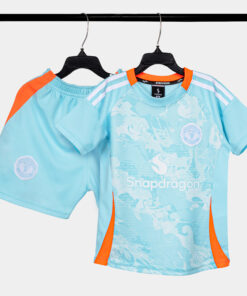 BO-QUAN-AO-BONG-DA-STRIVEND-TRE-EM-MANCHESTER-UNITED-THIEN-THANH-SS25