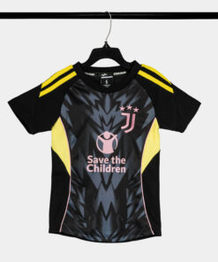 STRIVEND-TRE-EM-JUVENTUS-DEN-DESIGN-SS26