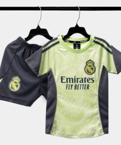 STRIVEND-TRE-EM-REAL-MADRID-XANH-CHUOI-DESIGN-SS26