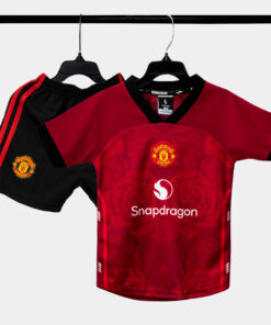 Bộ Quần Áo Bóng Đá Strivend Trẻ Em Manchester United Hoa Hồng Đỏ Design SS26