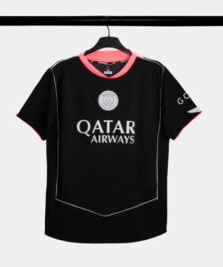 BO-QUAN-AO-BONG-DA-STRIVEND-PSG-DEN-HONG-DESIGN-SS26