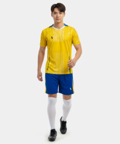 BO-QUAN-AO-BONG-DA-STRIVEND-V9-VANG