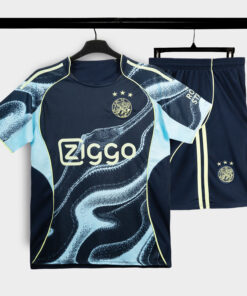 BO-QUAN-AO-BONG-DA-STRIVEND-AJAX-XANH-DEN-AWAY-SS26