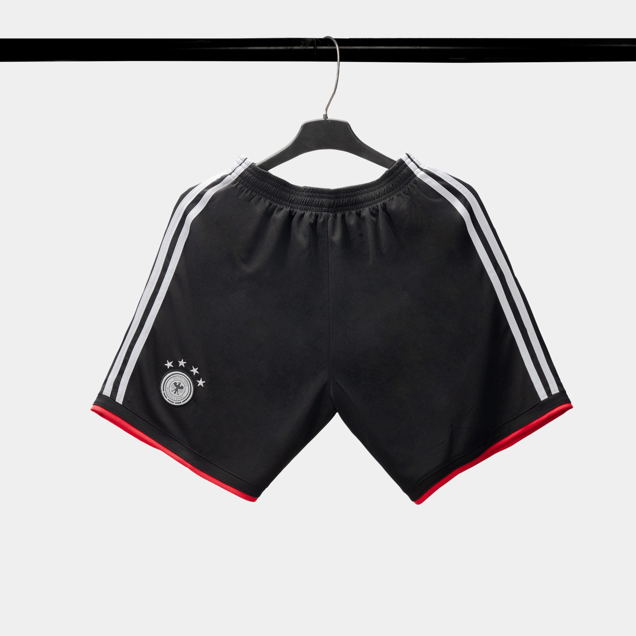 BO-QUAN-AO-BONG-DA-STRIVEND-DUC-TRANG-WC2026 BO-QUAN-AO-BONG-DA-STRIVEND-DUC-TRANG-WC2026