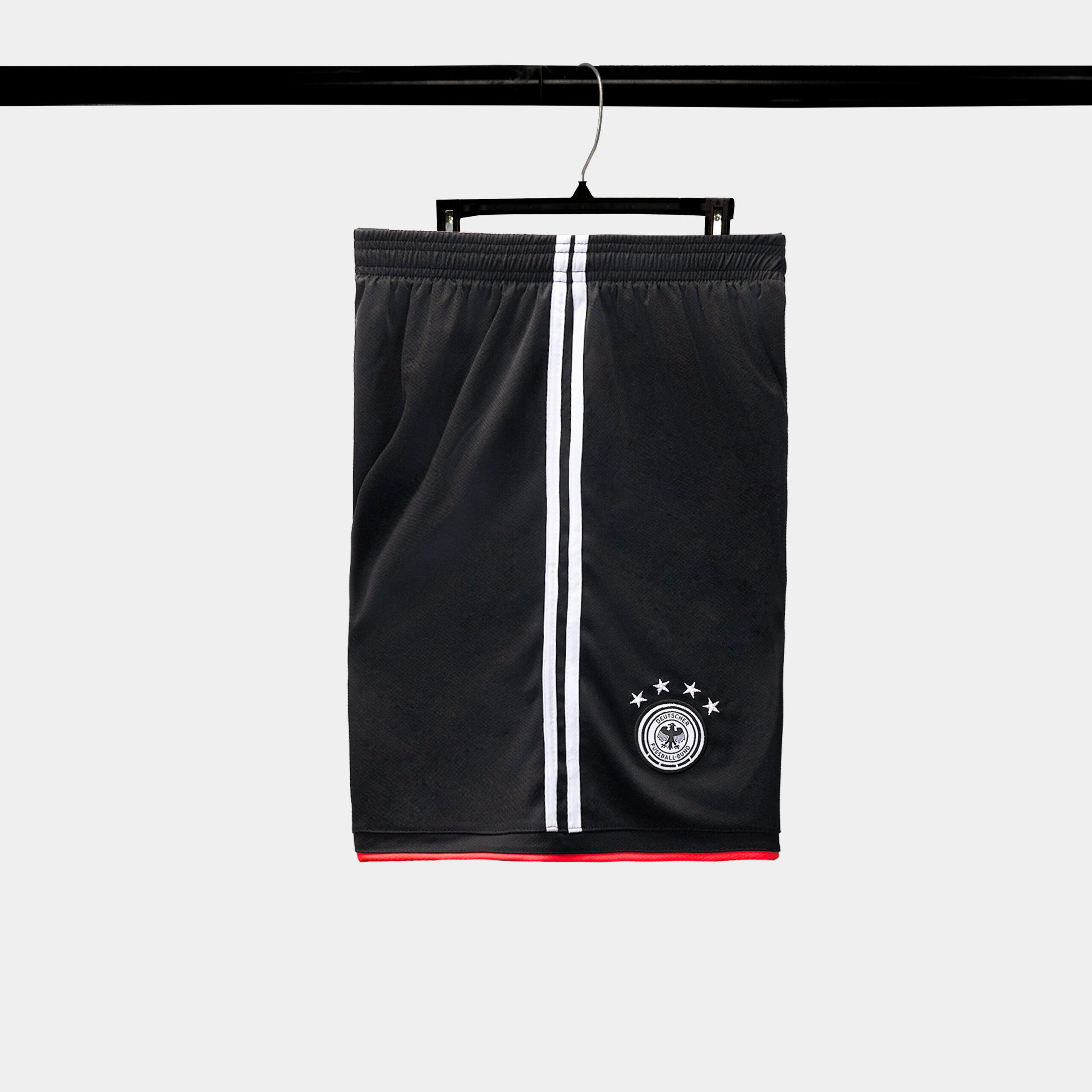 BO-QUAN-AO-BONG-DA-STRIVEND-DUC-TRANG-WC2026 BO-QUAN-AO-BONG-DA-STRIVEND-DUC-TRANG-WC2026